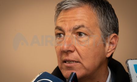 Pusineri afirmó que a los docentes no se les pagarán los aumentos acordados con otros gremios y que se comenzarán a efectivizar los descuentos por los días no trabajados durante los paros. Pusineri afirmó que a los docentes no se les pagarán los aumentos acordados con otros gremios y que se comenzarán a efectivizar los descuentos por los días no trabajados durante los paros.
