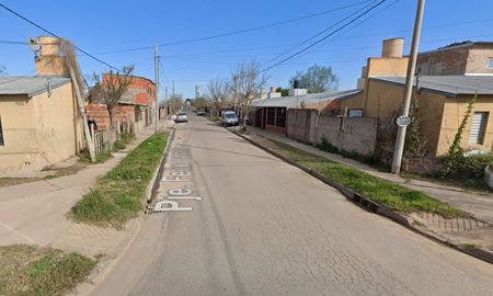 El hecho ocurrió alrededor de las 19.30 en Pasaje Félix Barreto al 9200 de barrio Bernardino Rivadavia. El hecho ocurrió alrededor de las 19.30 en Pasaje Félix Barreto al 9200 de barrio Bernardino Rivadavia.