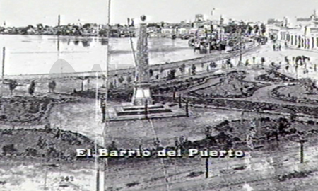 Así era la zona que hoy ocupa avenida Alem y la Plaza Colón a principios del siglo XX, antes de la construcción de los diques del Puerto de Santa Fe. Así era la zona que hoy ocupa avenida Alem y la Plaza Colón a principios del siglo XX, antes de la construcción de los diques del Puerto de Santa Fe.