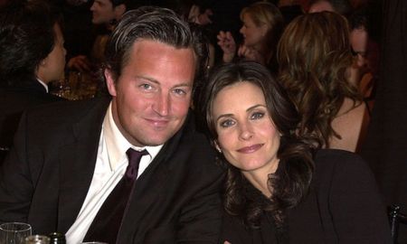 la foto viral que vuelve a unir a courteney cox y matthew perry acumula 2,5 millones de me gusta la foto viral que vuelve a unir a courteney cox y matthew perry acumula 2,5 millones de me gusta