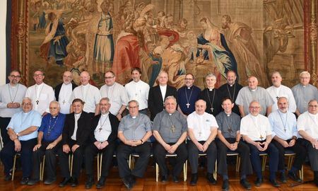 La Comisión Episcopal de Pastoral Social (CEPAS) es un organismo estable de la Conferencia Episcopal Argentina. La Comisión Episcopal de Pastoral Social (CEPAS) es un organismo estable de la Conferencia Episcopal Argentina.