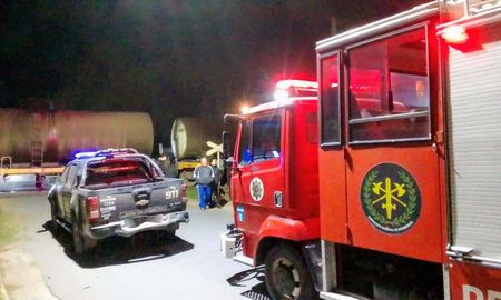 Una mujer de 59 años fue embestida por un tren cuando paseaba a sus perros este jueves en San Lorenzo, al norte de Rosario. Una mujer de 59 años fue embestida por un tren cuando paseaba a sus perros este jueves en San Lorenzo, al norte de Rosario.