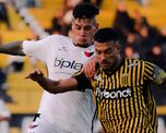 Colón empató con Almirante Brown y los resultados del domingo lo dejaron en la cuarta colocación de la Primera Nacional. Colón empató con Almirante Brown y los resultados del domingo lo dejaron en la cuarta colocación de la Primera Nacional.