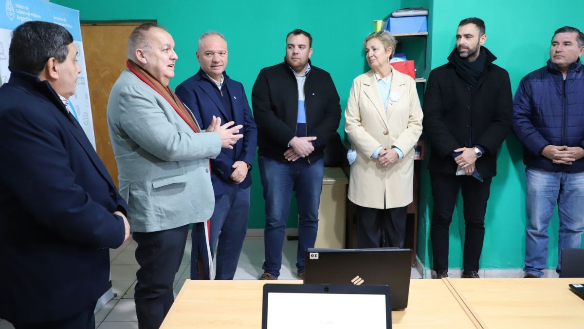 Participaron del acto autoridades municipales, de localidades vecinas y directivos educativos. Participaron del acto autoridades municipales, de localidades vecinas y directivos educativos.