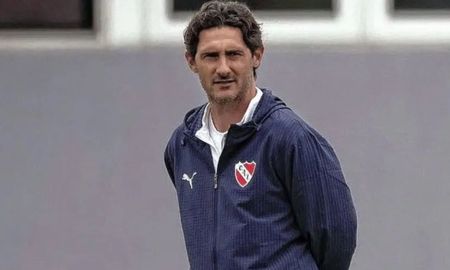 Una vez que Diego Colotto se desvincule de Independiente, arribará a Colón, dijo José Alonso mediante el traspaso de mando. Una vez que Diego Colotto se desvincule de Independiente, arribará a Colón, dijo José Alonso mediante el traspaso de mando.