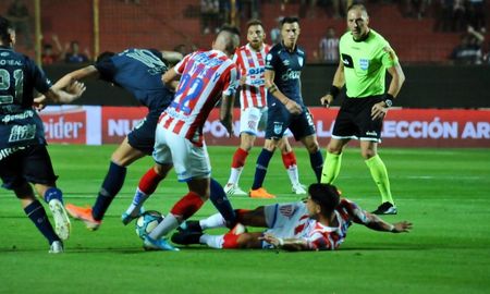 un desorientado union cayo ante atletico tucuman como local un desorientado union cayo ante atletico tucuman como local