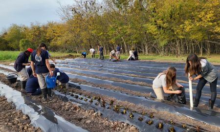 La provincia de Santa Fe cuenta con 32 escuelas agrotécnicas en su territorio. La provincia de Santa Fe cuenta con 32 escuelas agrotécnicas en su territorio.