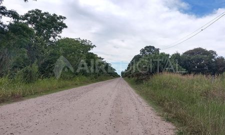 El cuerpo sin vida de un hombre fue encontrado en la mañana de este domingo en Ángel Gallardo y los investigadores tratan de determinar la identidad de la persona. El cuerpo sin vida de un hombre fue encontrado en la mañana de este domingo en Ángel Gallardo y los investigadores tratan de determinar la identidad de la persona.