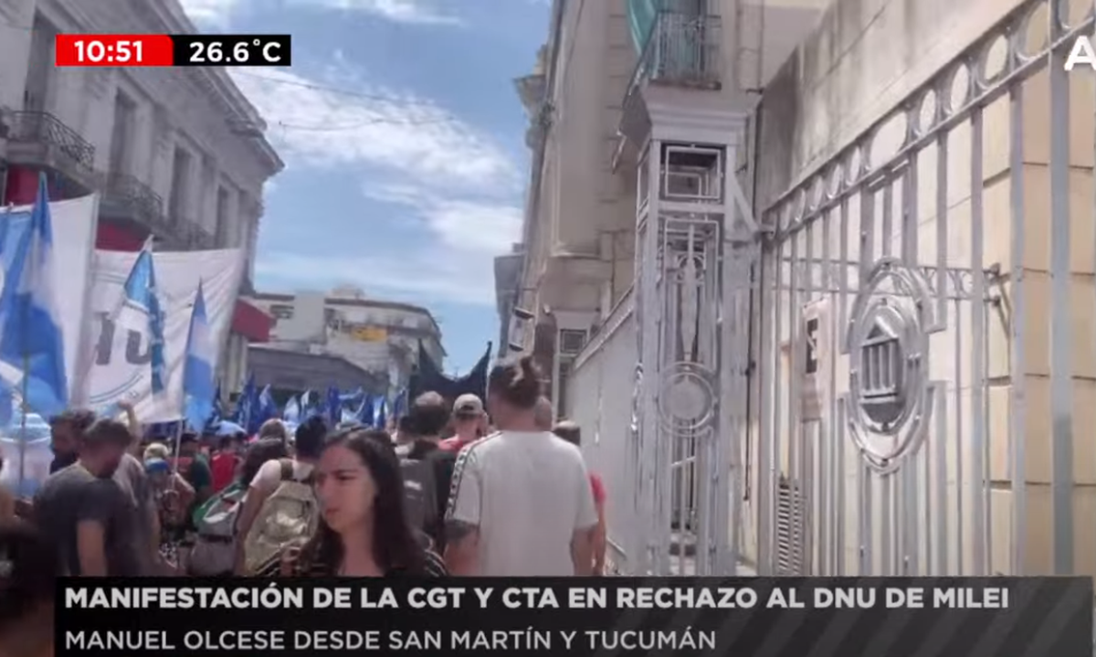 Los manifestantes se encuentran en San Martín y Tucumán. Los manifestantes se encuentran en San Martín y Tucumán.
