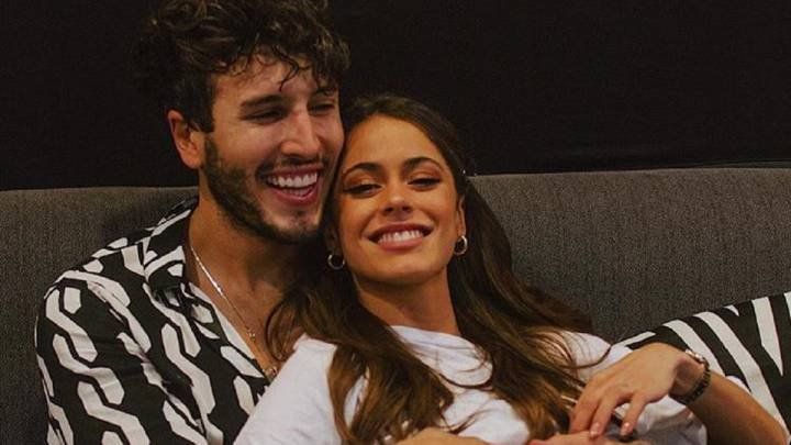 Tini y Sebastián Yatra.