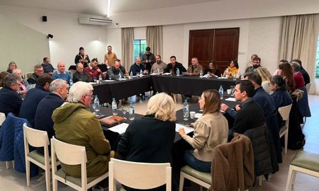 caminos rurales: fuerte debate en la mesa regional convocada por la sociedad rural de rafaela caminos rurales: fuerte debate en la mesa regional convocada por la sociedad rural de rafaela