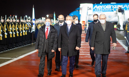 Alberto Fernández llegó a Moscú y mañana se reunirá con Vladimir Putin. Alberto Fernández llegó a Moscú y mañana se reunirá con Vladimir Putin.