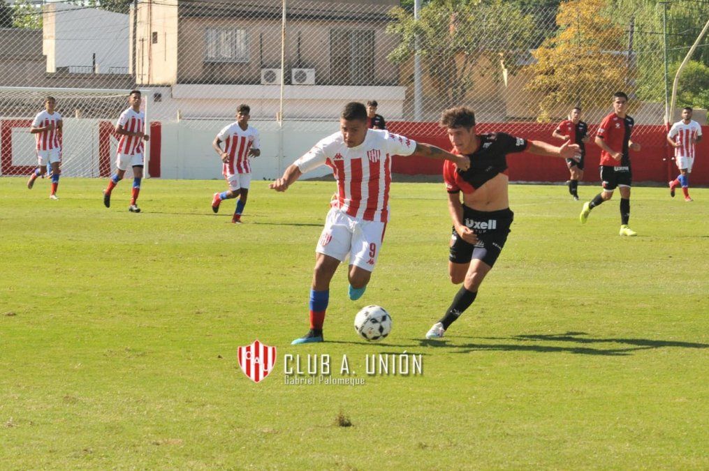 Facu Farías en un partido de su categoría ante Unión.