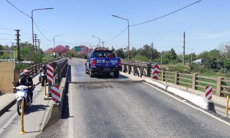 se restablecio el transito sobre el puente carretero para vehiculos autorizados se restablecio el transito sobre el puente carretero para vehiculos autorizados