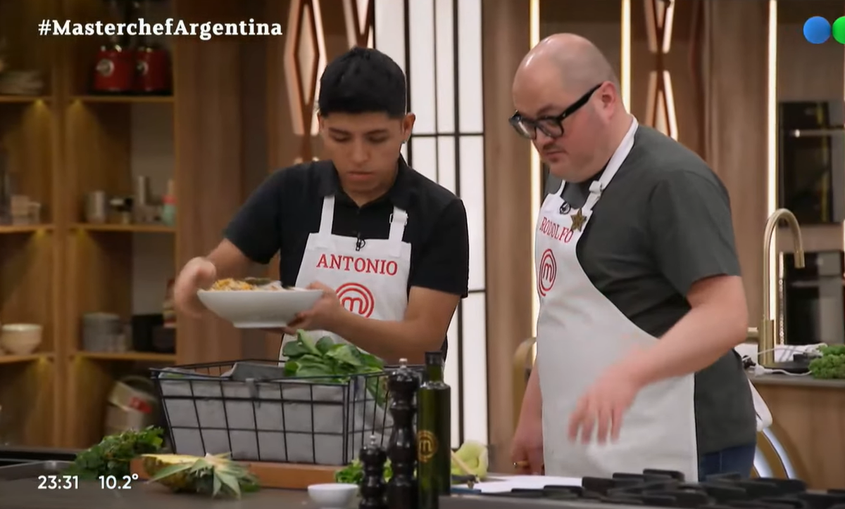 Antonio y Rodolfo compitieron mano a mano por una estrella en MasterChef. Antonio y Rodolfo compitieron mano a mano por una estrella en MasterChef.