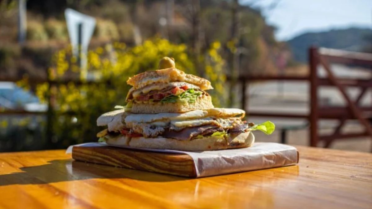 Declarada como Polo Gastronómico, Mendiolaza reúne una gran cantidad de restaurantes y cervecerías artesanale. Declarada como Polo Gastronómico, Mendiolaza reúne una gran cantidad de restaurantes y cervecerías artesanale.