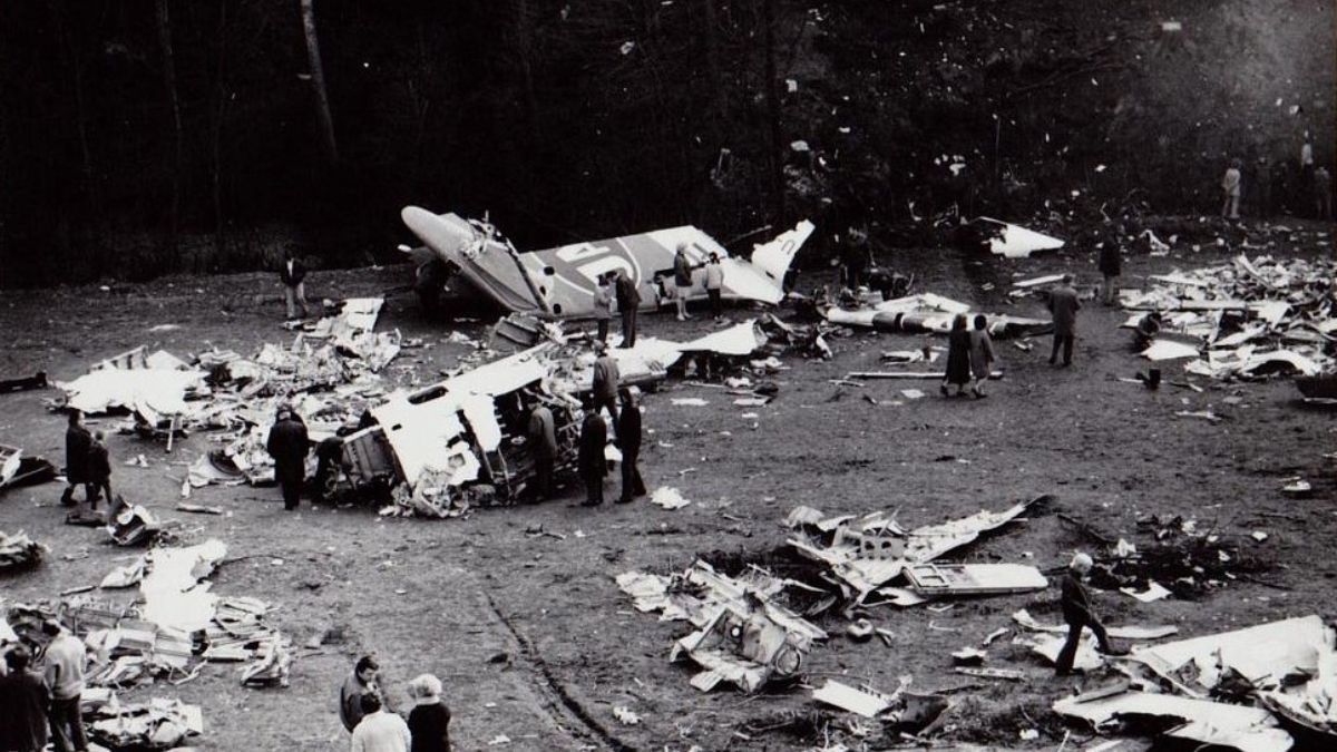 Tras meses de investigación, la Autoridad de Aviación Civil de Checoslovaquia atribuyó la explosión a una bomba que fue introducida en la bodega de carga del DC-9 dentro de una valija. Esta conclusión coincidía con la firme sospecha del gobierno yugoslavo de que la tragedia del vuelo 367 de JAT no había sido un accidente, sino un atentado de separatistas croatas radicalizados.