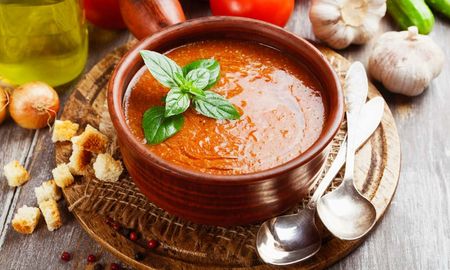 Es una sopa fácil de preparar y se puede disfrutar en cualquier momento del día. Es una sopa fácil de preparar y se puede disfrutar en cualquier momento del día.