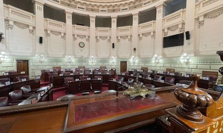 Este jueves, se retomará la actividad en la Legislatura santafesina con las primeras sesiones extraordinarias de Diputados y el Senado. Este jueves, se retomará la actividad en la Legislatura santafesina con las primeras sesiones extraordinarias de Diputados y el Senado.