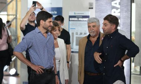 En la Expocon en Santa Fe, el gobernador destacó el rol del sector privado y defendió la inversión pública como motor del empleo y la infraestructura. En la Expocon en Santa Fe, el gobernador destacó el rol del sector privado y defendió la inversión pública como motor del empleo y la infraestructura.