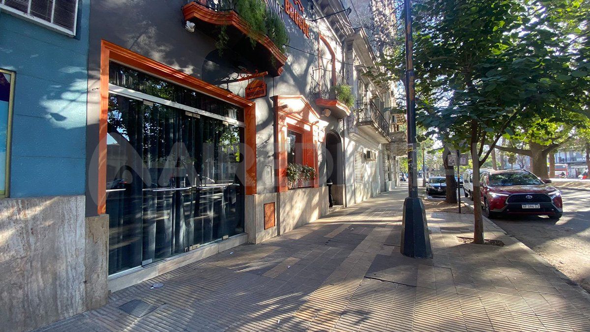 “Lo queremos advertir para que los demás comerciantes de la zona estén atentos”, dijeron a AIRE los dueños del bar ubicado en Bulevar Gálvez al 1500. “Lo queremos advertir para que los demás comerciantes de la zona estén atentos”, dijeron a AIRE los dueños del bar ubicado en Bulevar Gálvez al 1500.