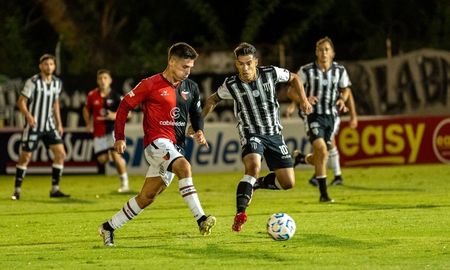 Colón fue de menor a mayor en Mendoza y sumó un punto ante el puntero del torneo Colón fue de menor a mayor en Mendoza y sumó un punto ante el puntero del torneo