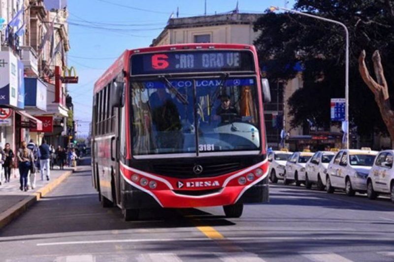 Hace cuatro días que los paranaenses no tienen colectivos y el municipio espera ayuda de la Nación