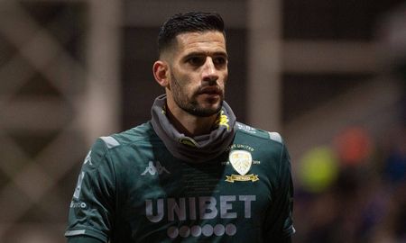 casilla, arquero del leeds: bielsa es crack, pero a veces dan ganas de matarlo