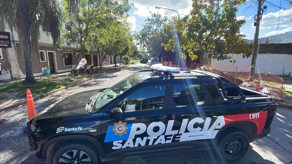 La policía cortó el tránsito en calle Juan del Campillo.
