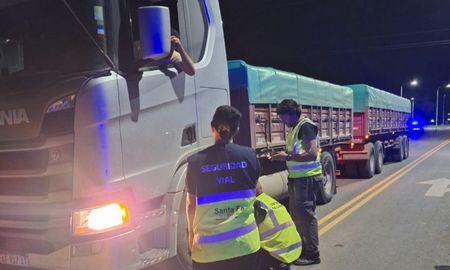 Desde el lunes 5 de enero, se endurecen las multas por exceso de peso en camiones en las rutas de Santa Fe. Desde el lunes 5 de enero, se endurecen las multas por exceso de peso en camiones en las rutas de Santa Fe.