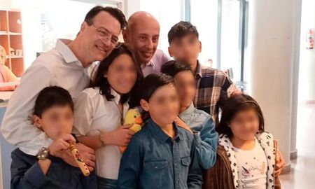 Jorge y Víctor son pareja desde hace 23 años, y hoy son una gran familia. Jorge y Víctor son pareja desde hace 23 años, y hoy son una gran familia.