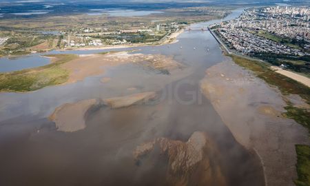 Este sábado el río Paraná en el Puerto de Santa Fe mirió 0,50, su nivel más bajo en lo que va del 2021. Este sábado el río Paraná en el Puerto de Santa Fe mirió 0,50, su nivel más bajo en lo que va del 2021.