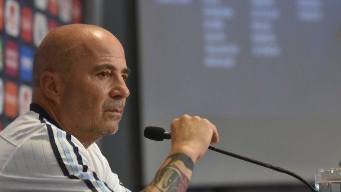 Sampaoli: “Es imposible enseñarle algo a Messi”