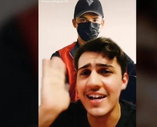 Meses después, el joven entendió la experiencia que había tenido .