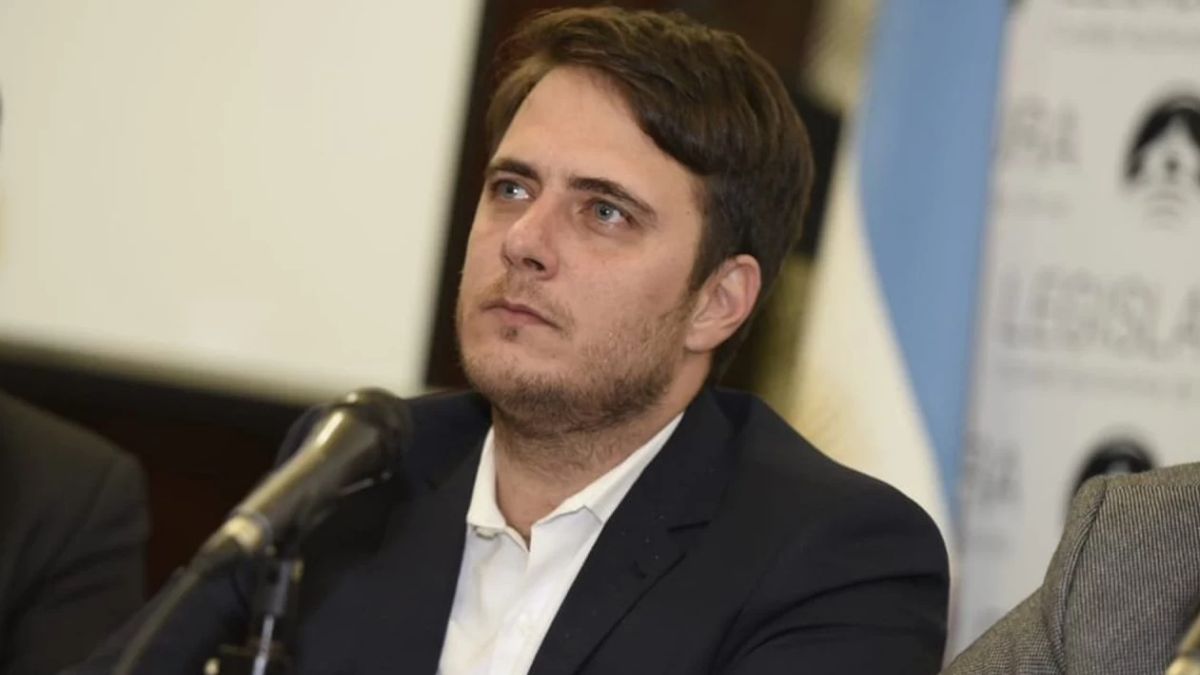 Hernán Reyes, legislador porteño por la Coalición Cívica. Hernán Reyes, legislador porteño por la Coalición Cívica.