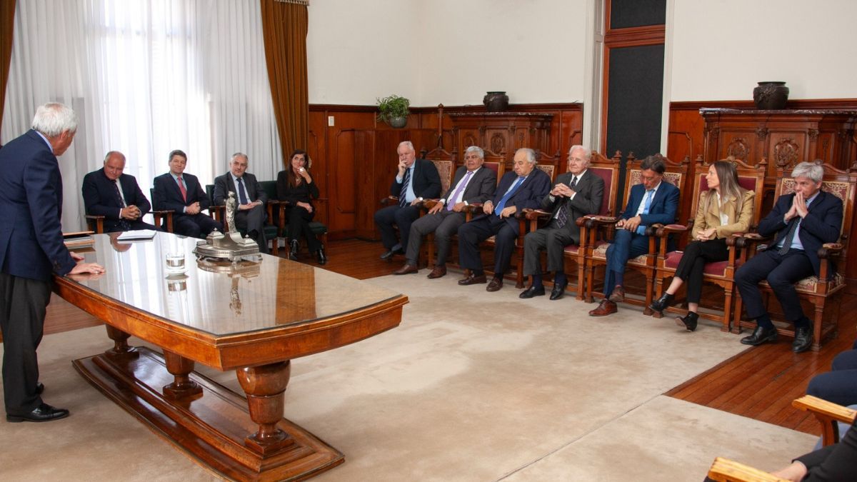 Los ministros de la Corte Suprema de Justicia de la provincia prestaron juramento a la nueva Constitución.