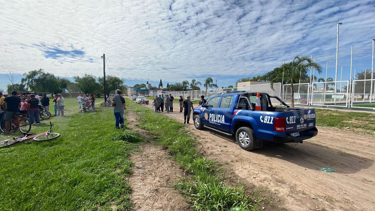 La policía de la provincia de Santa Fe evitó que los integrantes de la agrupación plantaran los postes para delimitar los terrenos.