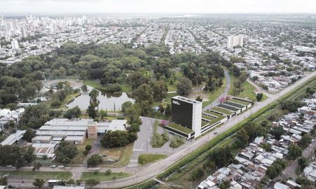 La obra, para la cual se presentaron nueve empresas oferentes, cuenta con un presupuesto oficial de $ 15.849.995.382, un plazo de ejecución de 540 días, y se emplazará en un sector del Parque Juan de Garay de la ciudad capital. La obra, para la cual se presentaron nueve empresas oferentes, cuenta con un presupuesto oficial de $ 15.849.995.382, un plazo de ejecución de 540 días, y se emplazará en un sector del Parque Juan de Garay de la ciudad capital.