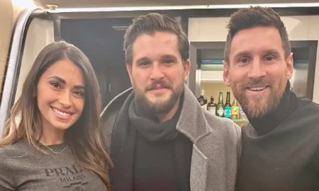 El Rey del Norte junto al Rey del fútbol en el partido del PSG por la Champions League El Rey del Norte junto al Rey del fútbol en el partido del PSG por la Champions League