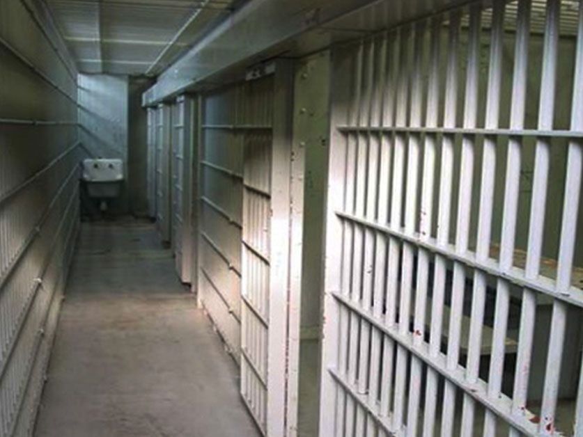 Tres internos de la Unidad Penal Nº 1 de Paraná se fugaron este martes por la tarde y desataron un amplio operativo policial en distintos puntos de la ciudad.