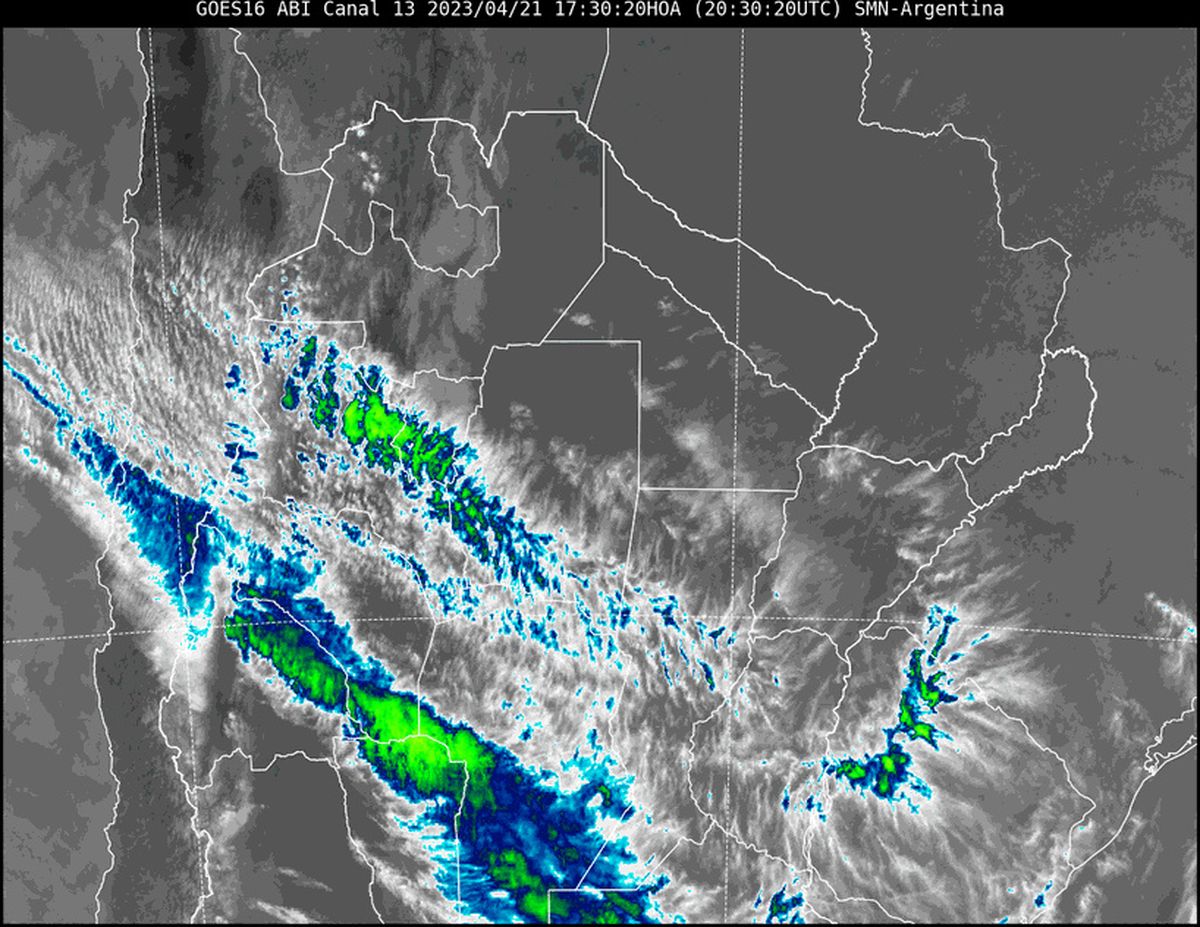 En la imagen satelital se observa abundante nubosidad ingresando desde el océano Pacífico por el norte de Cuyo, que llega hasta nuestra región.