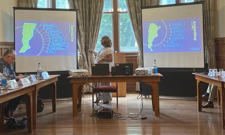 Tras la presentación final, la delegación argentina obtuvo el primer lugar y recibió un reconocimiento que la ministra calificó como un desafío de seguir trabajando “cada día más”. Tras la presentación final, la delegación argentina obtuvo el primer lugar y recibió un reconocimiento que la ministra calificó como un desafío de seguir trabajando “cada día más”.