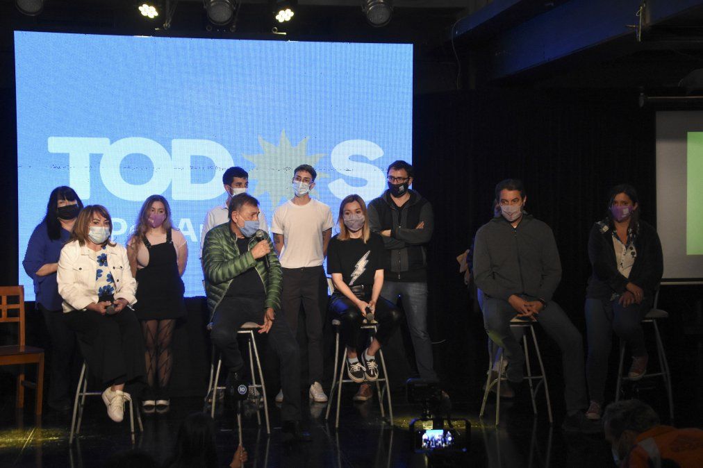 El Frente de Todos, que postuló a Carlos Caserio para la Cámara Alta y Martín Gill para la Cámara baja, ocupó el tercer lugar con el 10,97% (188.705).