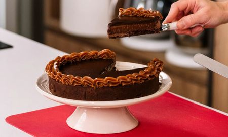 Todos los detalles para hacer una tarta tofi de la mano de Maru Botana. Todos los detalles para hacer una tarta tofi de la mano de Maru Botana.