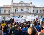 La tensión entre las universidades y el Gobierno nacional volvió a escalar en las horas previas a la marcha federal de este martes. La tensión entre las universidades y el Gobierno nacional volvió a escalar en las horas previas a la marcha federal de este martes.