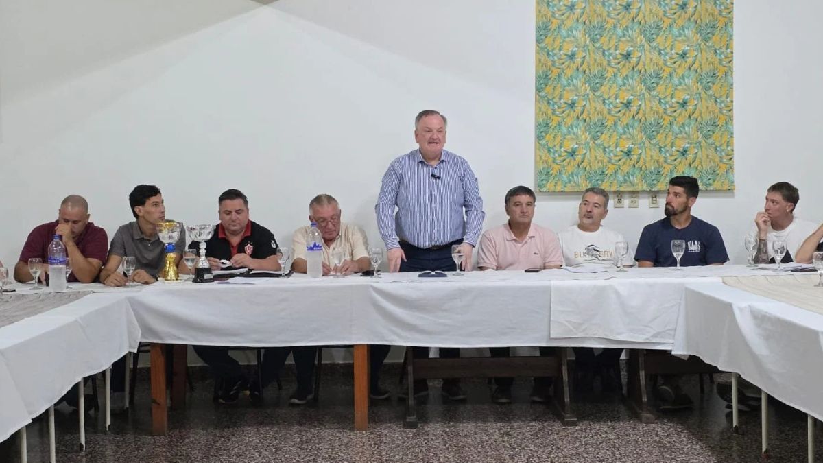 Felipe Michlig estuvo presente en el sorteo del fixture de lo que será la tercera edición de la Copa Departamento San Cristóbal de Fútbol.