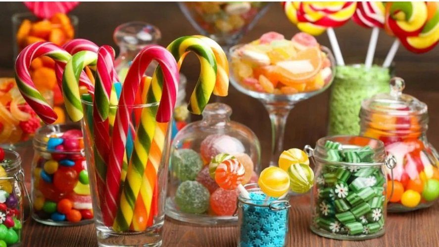 La ANMAT prohibió la venta de una marca de golosinas y de varios productos médicos y para el pelo