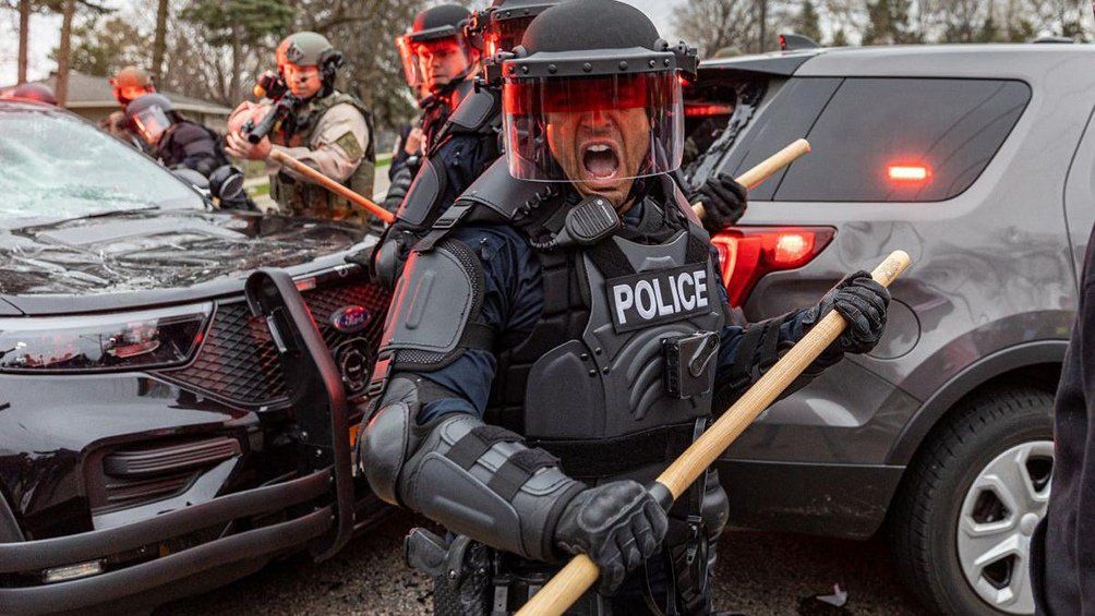 Las fuerzas del orden dispararon municiones no letales para tratar de dispersar a los manifestantes.