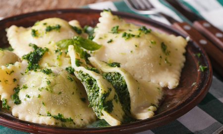 Cómo hacer ravioles rellenos de pollo y espinaca en casa: la receta fácil y económica para sorprender a todos Cómo hacer ravioles rellenos de pollo y espinaca en casa: la receta fácil y económica para sorprender a todos