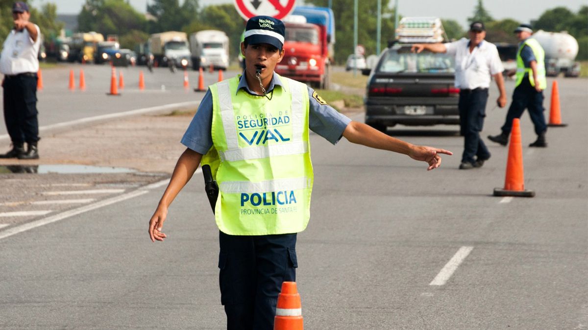 La Agencia Provincial de Seguridad Vial trabaja a lo largo y ancho de la provincia de Santa Fe. La Agencia Provincial de Seguridad Vial trabaja a lo largo y ancho de la provincia de Santa Fe.
